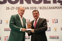 SELAHATTIN GÜRKAN - Cumhurbaşkanı Erdoğan'dan Başkan Gürkan'a Başarı Plaketi