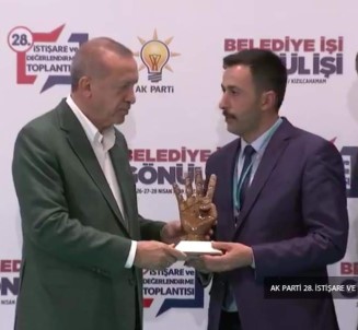 Cumhurbaşkanından Başkan Gürer'e Ödül