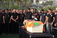 Josef Sural gözyaşlarıyla uğurlandı