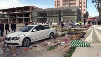 Kazada Savrulan Otomobil Seyyar Satıcılara Çarptı Açıklaması 1 Ölü, 2 Yaralı