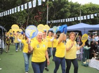 ANNELER GÜNÜ - Kız Çocuklarının Okuması İçin Şenlik Düzenlediler