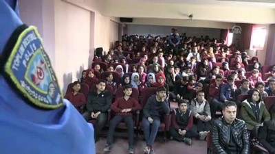 'Siber Tehditlerle Mücadele Timi' Çocukları Bilgilendiriyor