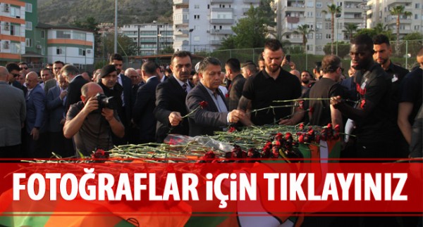 Josef Sural gözyaşlarıyla uğurlandı