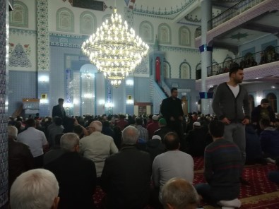 Aydın'da Miraç Kandili Dolayısıyla Vatandaşlar Camilere Akın Etti