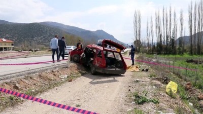 Burdur'da İki Otomobil Çarpıştı Açıklaması 1 Ölü, 2 Yaralı