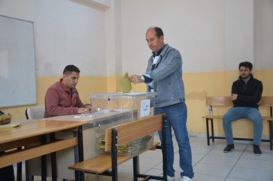 İstanbul'da 18 İlçede Oylar Sayılıyor