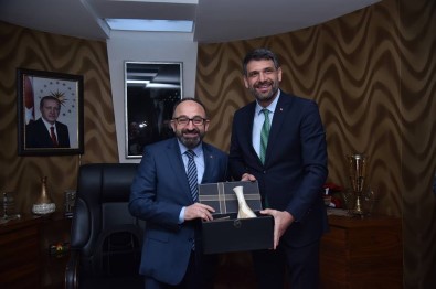 Kartepe'de Yeni Başkan Kocaman Görevi Devraldı