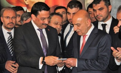 Keçiören'in Yeni Belediye Başkanı Altınok Görevi Mustafa Ak'tan Devraldı