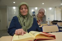 YUNUSEMRE - 65 Yaşında Kur'an-I Kerim Okumayı Öğrendi
