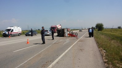 Adana'da Trafik Kazası Açıklaması 6 Yaralı