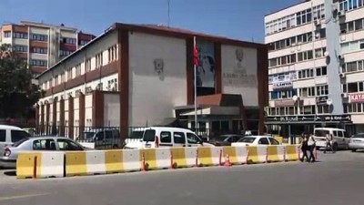 İlişkisine karşı çıkan anne ve babasını öldürdü