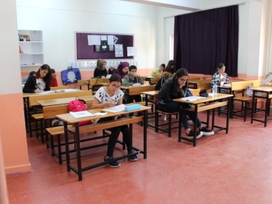 Isparta'da İlk Ve Ortaokul Öğrencilerine Okuma Sınavı