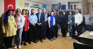 İYİ Parti Gaziemir İlçe Başkanı Ve Yönetimi İstifa Etti