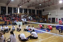 VOLEYBOL TAKIMI - Liseli Öğrenciler Paravolley Takımı İle Maça Çıktı