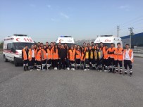 DÜZCE ÜNİVERSİTESİ - Öğrencilere Ambulans Sürüş Teknikleri Eğitimi Verildi
