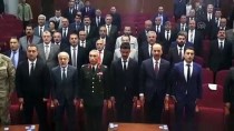 ÖVÜNÇ MADALYASI - Şanlıurfa'da 15 Temmuz Gazilerine Devlet Övünç Madalyası