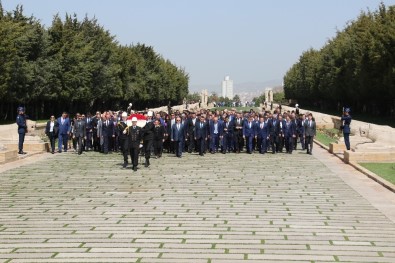 Ticaret Bakanı Pekcan, Ticaret Müşavirleri'yle Anıtkabir'i Ziyaret Etti