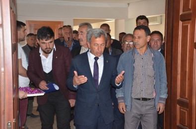Günyüzü Belediye Başkanı Menderes Durgut Mazbatasını Aldı