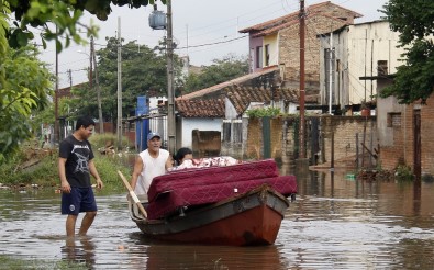 Paraguay'da Sel Felaketi Açıklaması 20 Bin Kişi Etkilendi