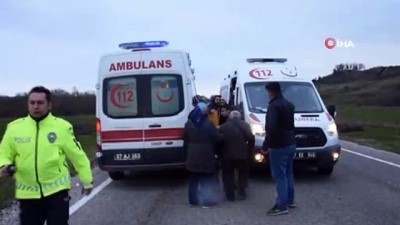 Sinop'ta Minibüs Park Halindeki Otomobile Çarptı Açıklaması 7 Yaralı