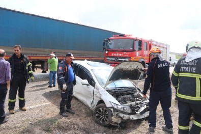 Aksaray'da 2 Otomobil Çarpıştı Açıklaması 5 Yaralı