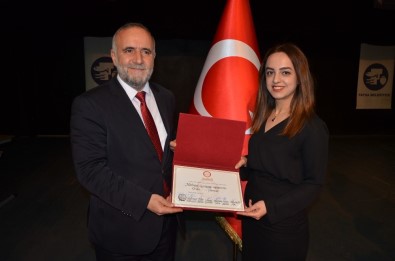 Ayparçası Mazbatasını Aldı