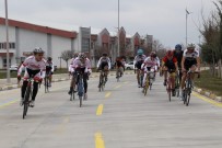 AKSARAY ÜNIVERSITESI - Bisikletçiler Madalyaya Doymuyor