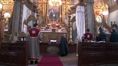 Ermeni Cemaati Miçing Ayini İçin Toplandı