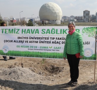 ERÜ'de 'Dünya Astım Günü' Etkinlikleri Kapsamında Fidan Dikildi