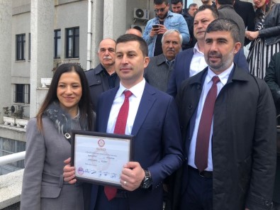 Kilimli Belediye Başkanı Kamil Altun Mazbatasını Aldı