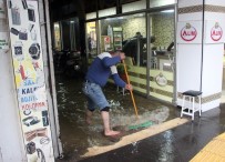 SAĞANAK YAĞMUR - Kilis'te Dolu Ve Yağmur Hayatı Felç Etti