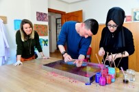 BEYLIKDÜZÜ BELEDIYESI - Öğrenciler Dalgalı Ebru Atölyesi'nde Hayallerini Su Yüzüne Çıkardı