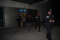 BANGLADEŞ - Polis Barikatını Aşamadı, 21 Kaçak Yakalandı