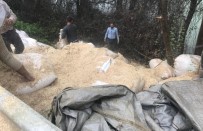 Şanlıurfa'da Saman Yüklü Kamyon Devrildi