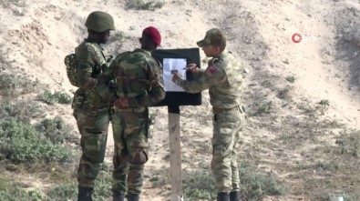 TSK'dan Somalili askerlere eğitim