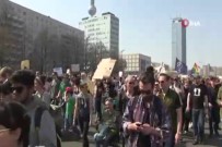 BERLIN - Berlin'de Artan Kiralar Protesto Edildi