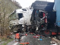 Bitlis'te Zincirleme Trafik Kazası Açıklaması 2 Yaralı