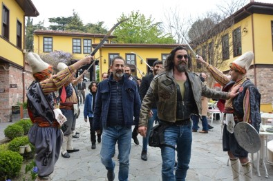 Bursa'da Fetih Şenliklerinde Diriliş İzdihamı