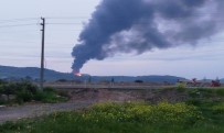 TERMİK SANTRAL - Foça'da Geri Dönüşüm Depolama Alanında Yangın