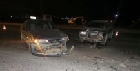 İki Otomobil Çarpıştı Açıklaması 1 Yaralı