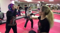 BOKS - Kadınlar Şiddetten Korunmak İçin Kick Boks Öğreniyor