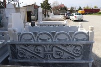 MEZAR TAŞI - Malatya'da Mezar Taşları Otomobil Fiyatına Satılıyor