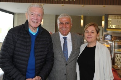 Uğur Dündar'dan Başkan Atabay'a Hayırlı Olsun Ziyareti