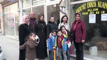 TRAFİK SORUNU - Bu Mahallede Muhtarlık Mührü Kadınlara Emanet