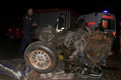 Hurdaya Dönen Otomobilden Yaralı Olarak Kurtuldular