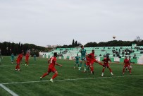 KENDİ KALESİNE - Salihli Belediyespor Açıklaması 2- Çiğli Belediyespor Açıklaması 2