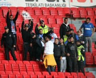 SARIYER - Yılport Samsunspor - Sarıyer Maçında Taraftarlar Arasında Gerginlik