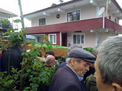 Aynı Gün Ölen 57 Yıllık Karı Koca Beraber Toprağa Verildi