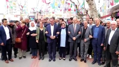 HDP'li Başkan Terörden İhraç Edilen Eski Başkanla Makama Geçti