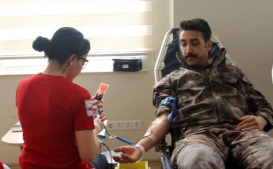 Siirt'te Polisler Kan Bağışında Bulundu